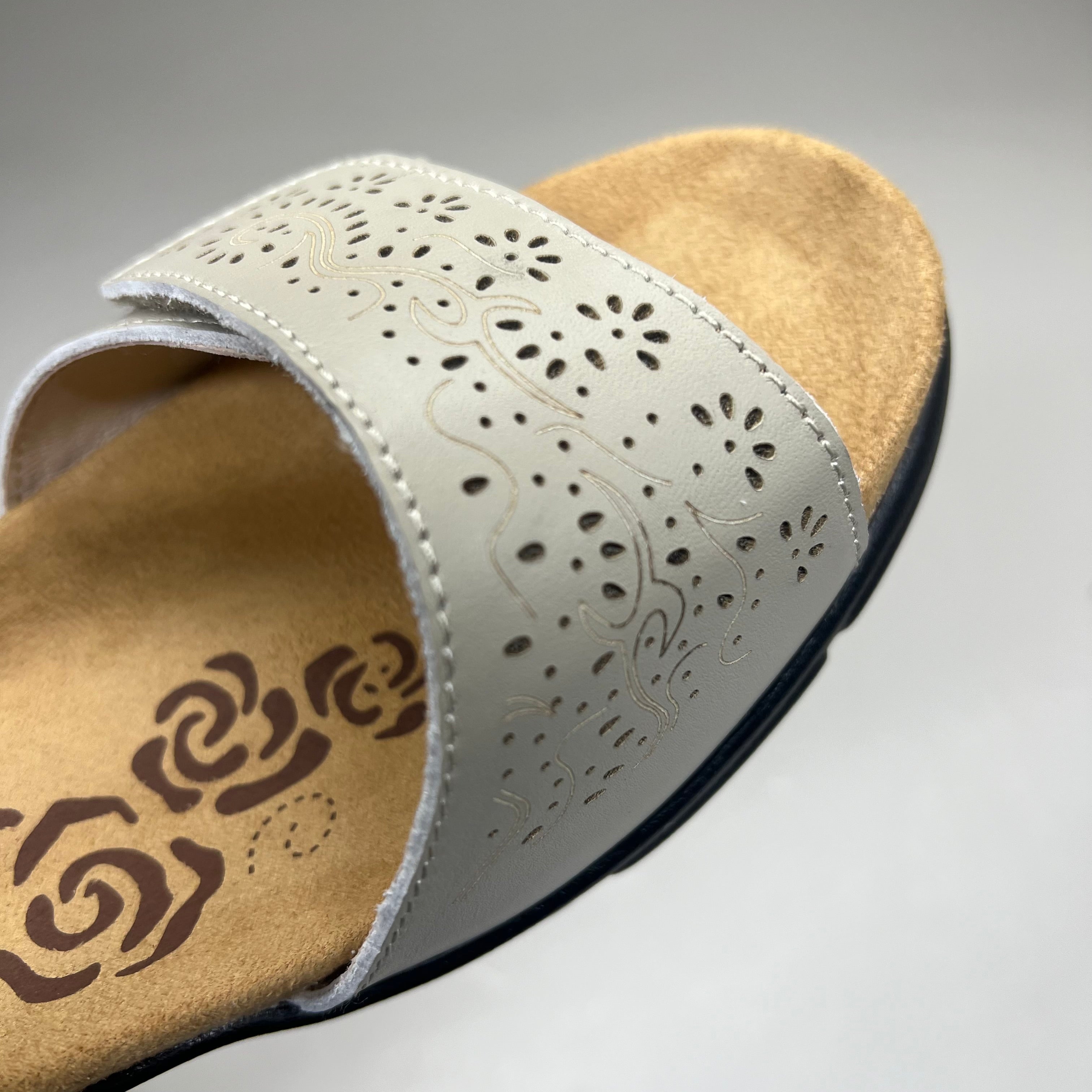 PROPET Wanda Sandal w/Wedge Heel Design Women's Sz 7 XX WIDE (4E) Cream WSX203L