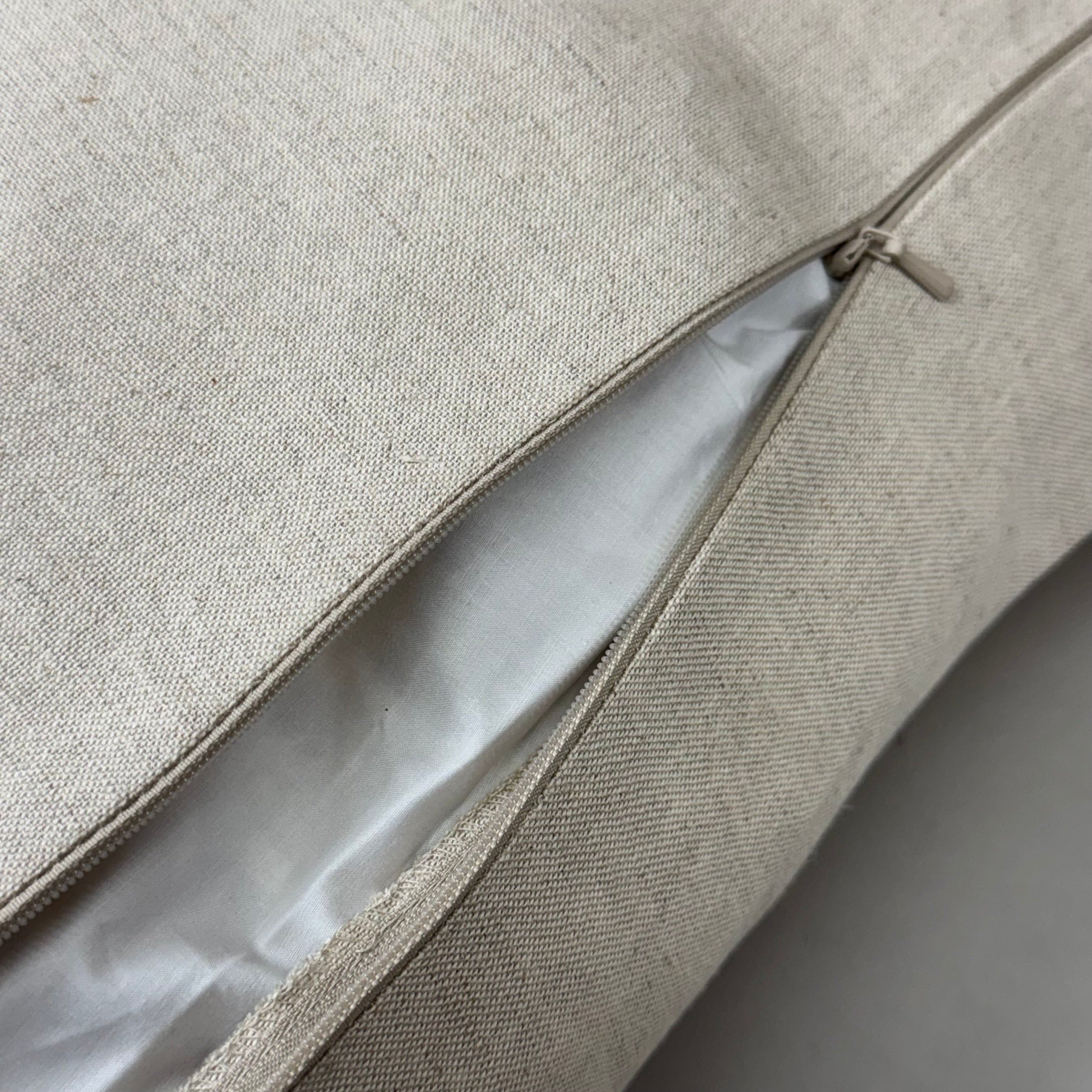 VILLA 22"x22" RN Harris Ivory/Leather Chestnut Decorative Throw Pillow Brown