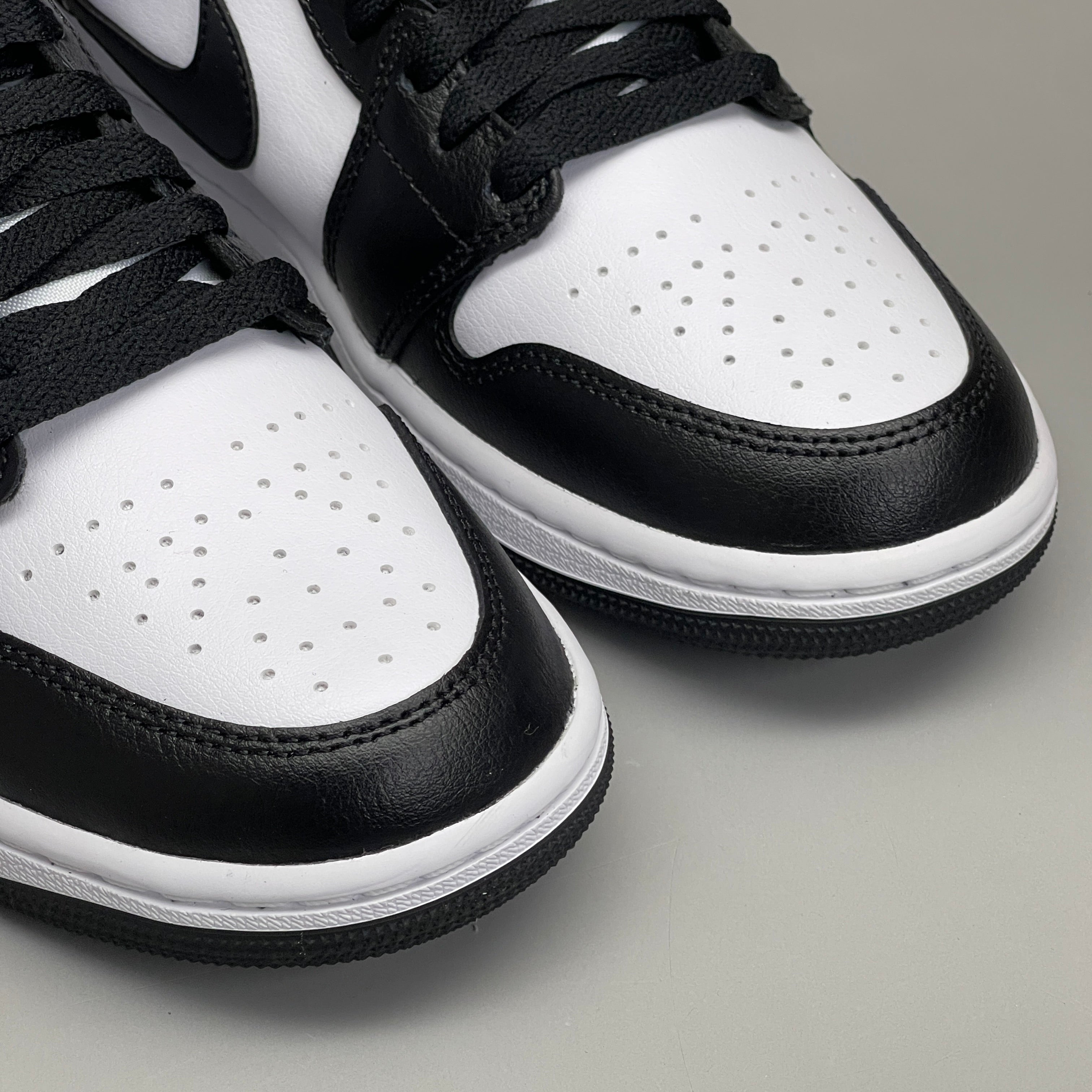 NIKE AIR JORDAN 1 Mid Panda Shoe Women's Sz 6.5 Black / White DV0991-101 (New)