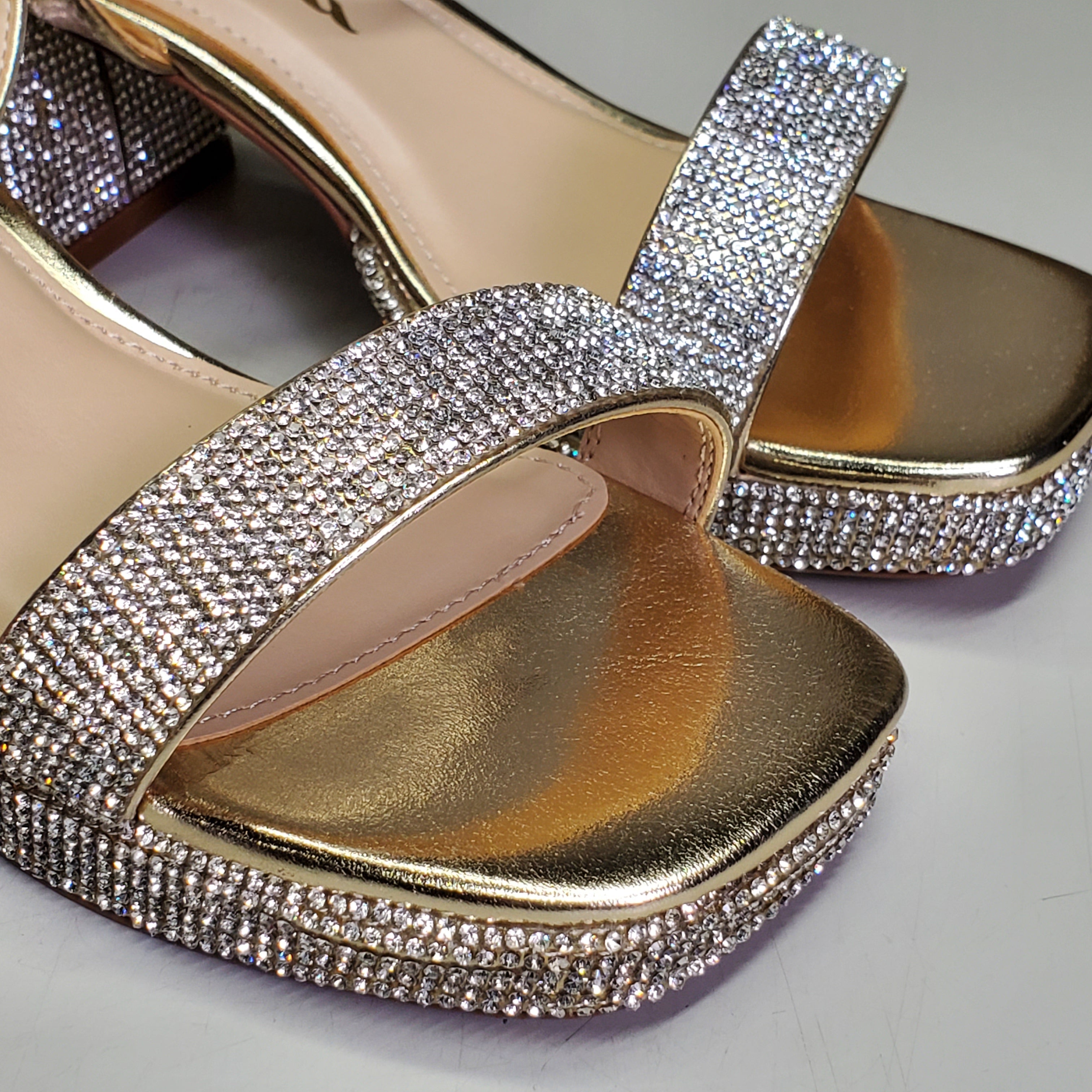 NINA Marysol Dress Sandals Girls SZ 1 M Gold Metal / Stones K200560