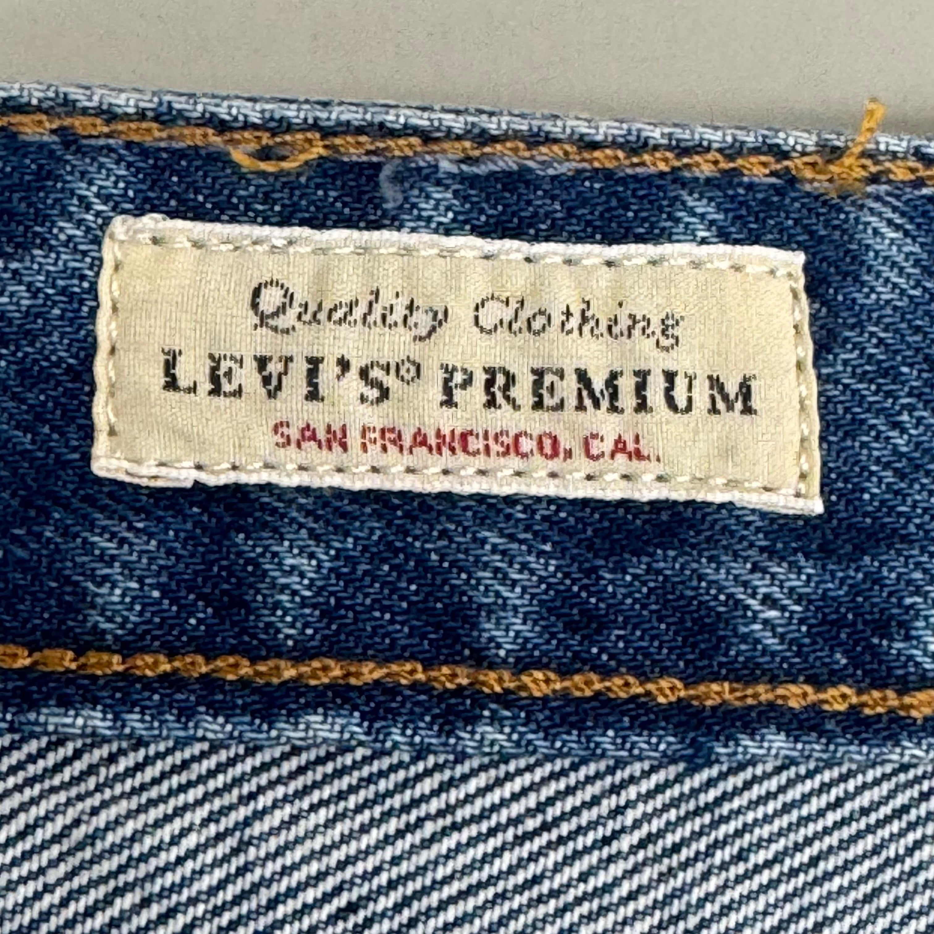 LEVIS Recrafted Icon Skirt Mid Rise Original Women's Sz 26 Novel Notion Med Wash