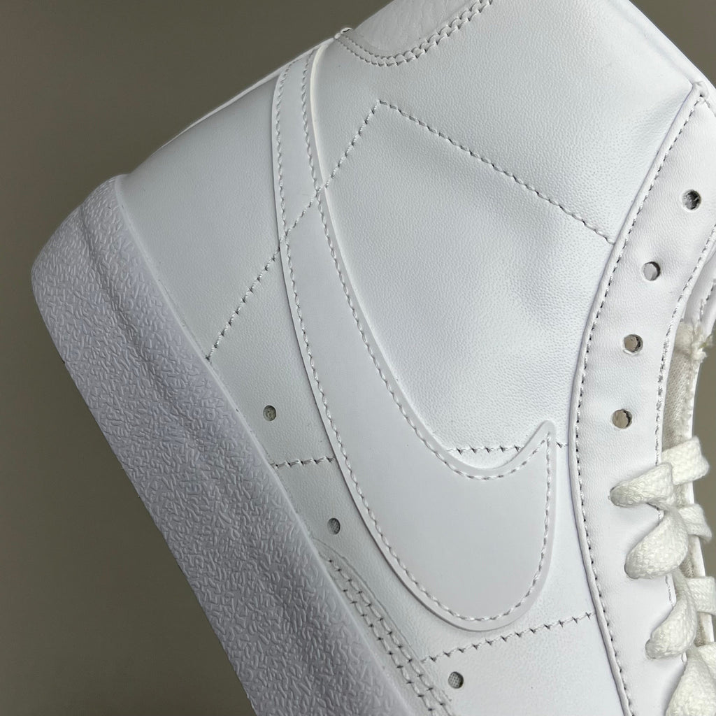 NIKE Blazer Mid 77' High-top Shoes SZ Womens 8 Mens 6.5 White & Peach CZ1055-117