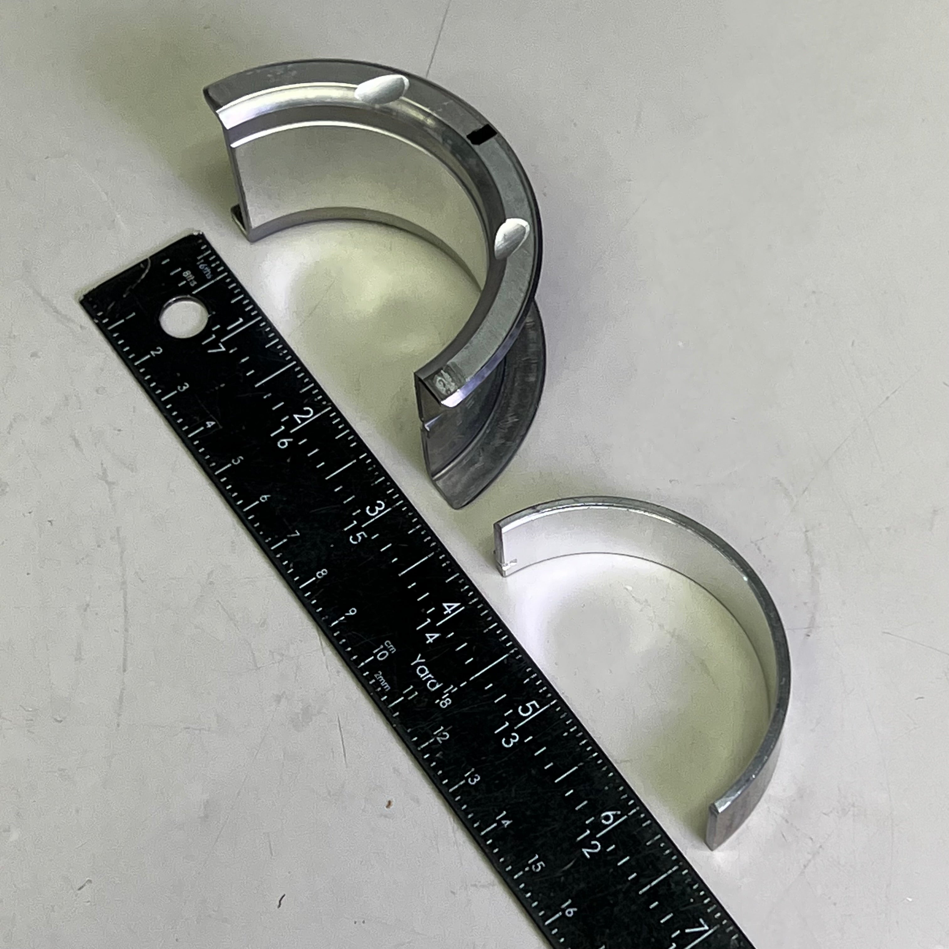 MAHLE Clevite Main Bearing Set For Chevy Vehicles 1968-2002 Grey MS-909A-10
