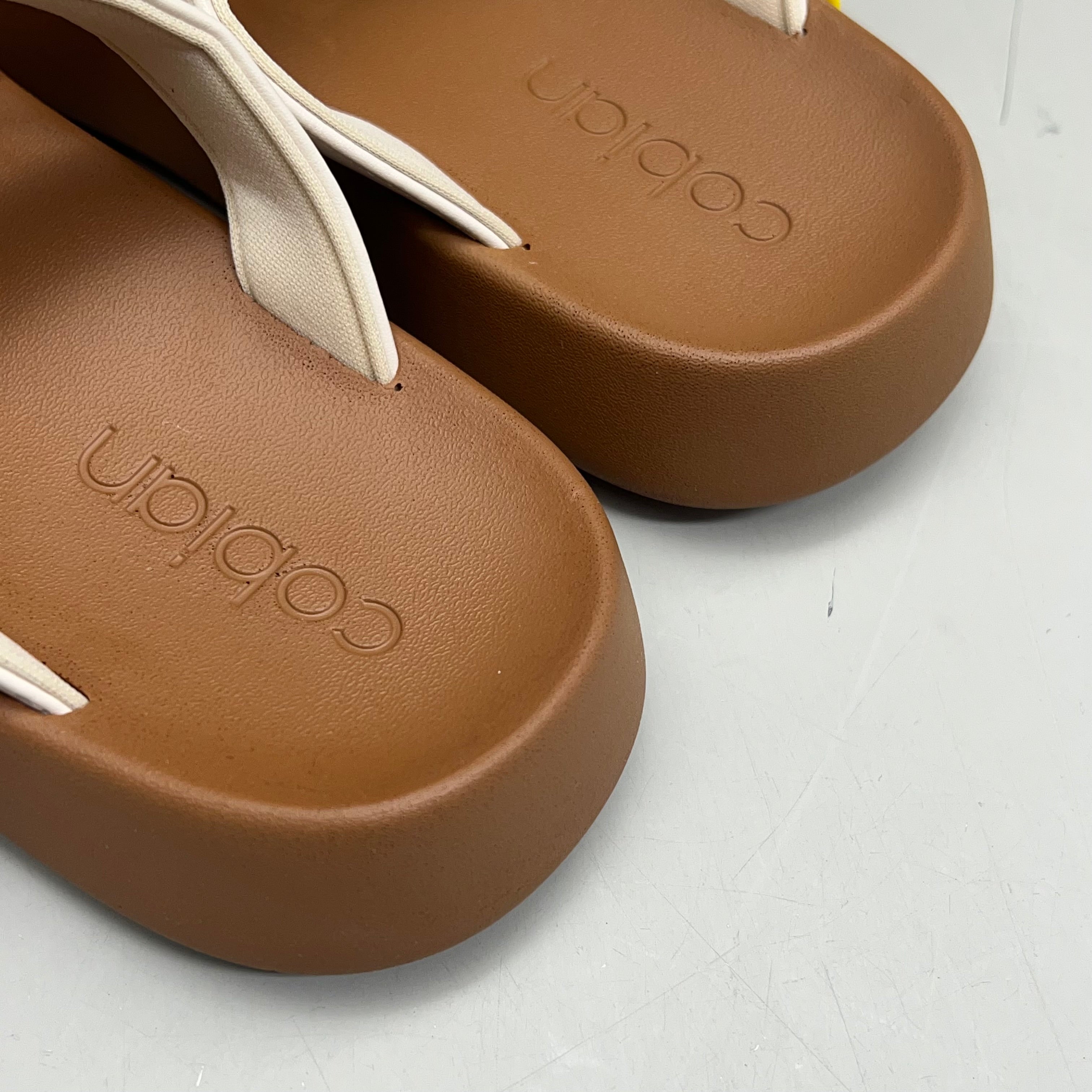 COBIAN Amalfi Synthetic Leather W/ Microfiber Lining Sandals Women's Sz 8, 38.5 EU Cream AMA25-110-8