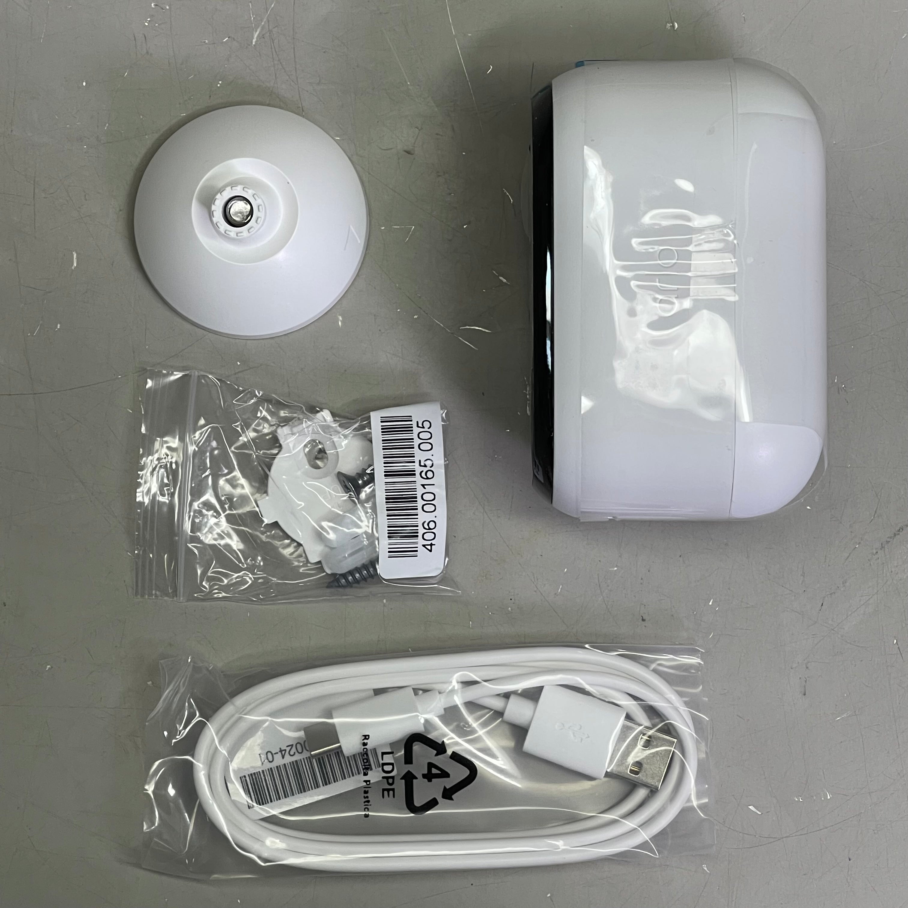 ARLO Essential Outdoor Camera 2nd Gen w/ Color Night Vision 130° FOV White VMC2050-1WMNAS