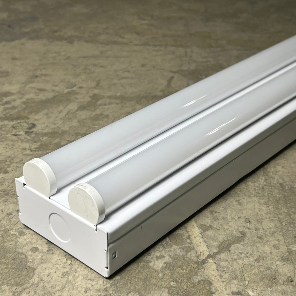METALUX Led Strip Light 8 ft Double Lens White 8ST2L8040R