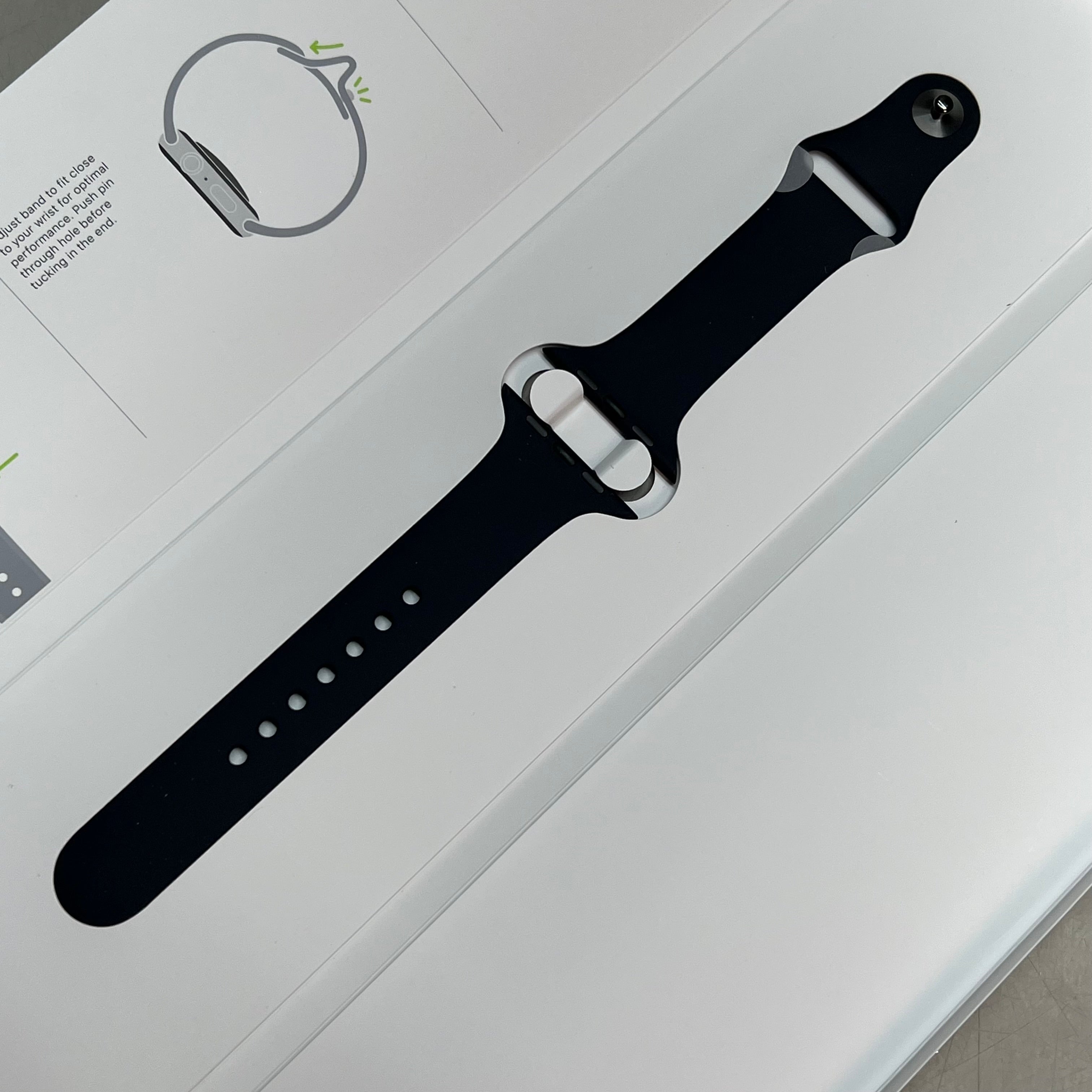 APPLE Watch Durable & Soft Sport Band  S/M (46mm) Black 3L113AM/A (Return)