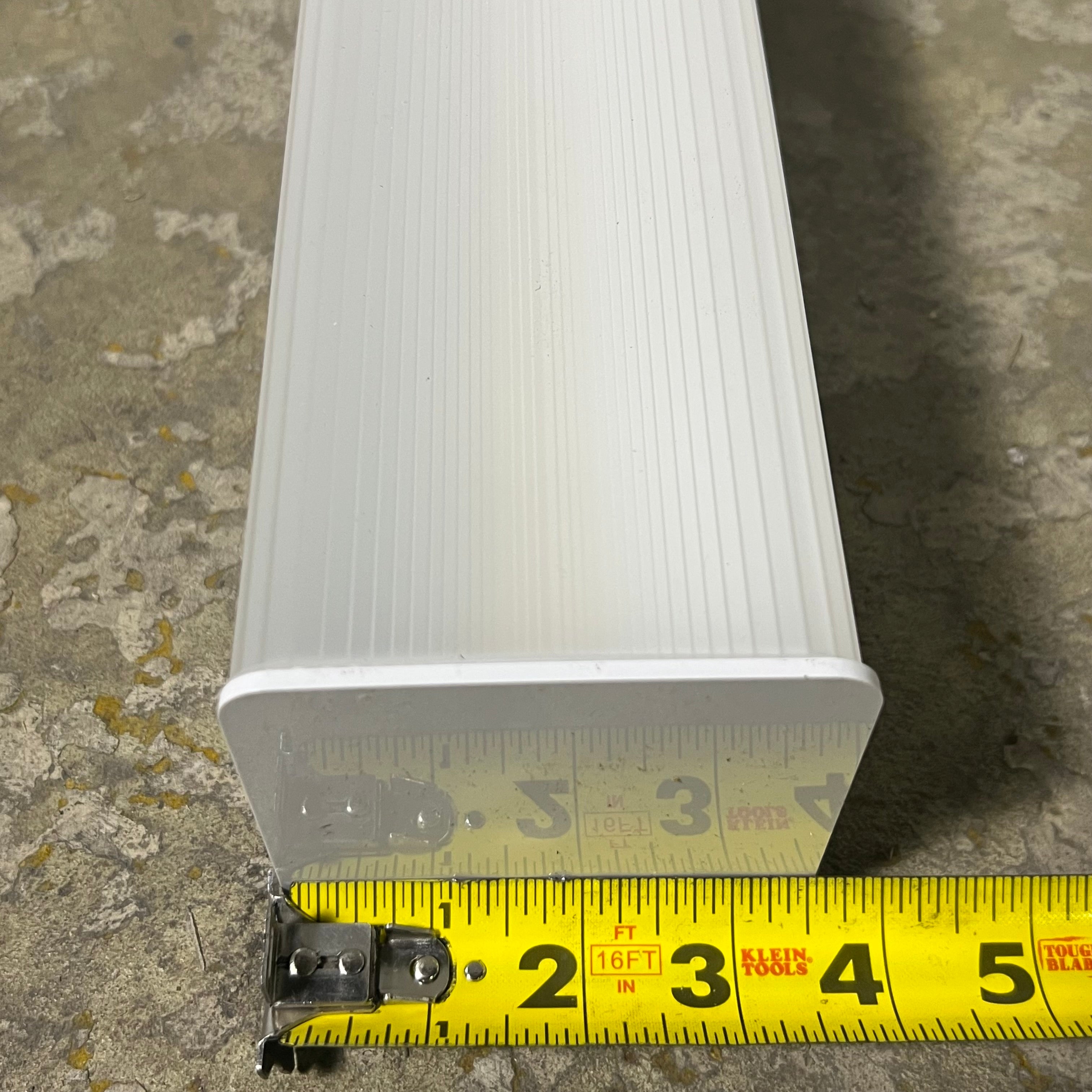 ILP Linear LED Strip Light Sz 4' L x 3.5" W, DSC4-4LHE-U-930-FFLGR-NEKO