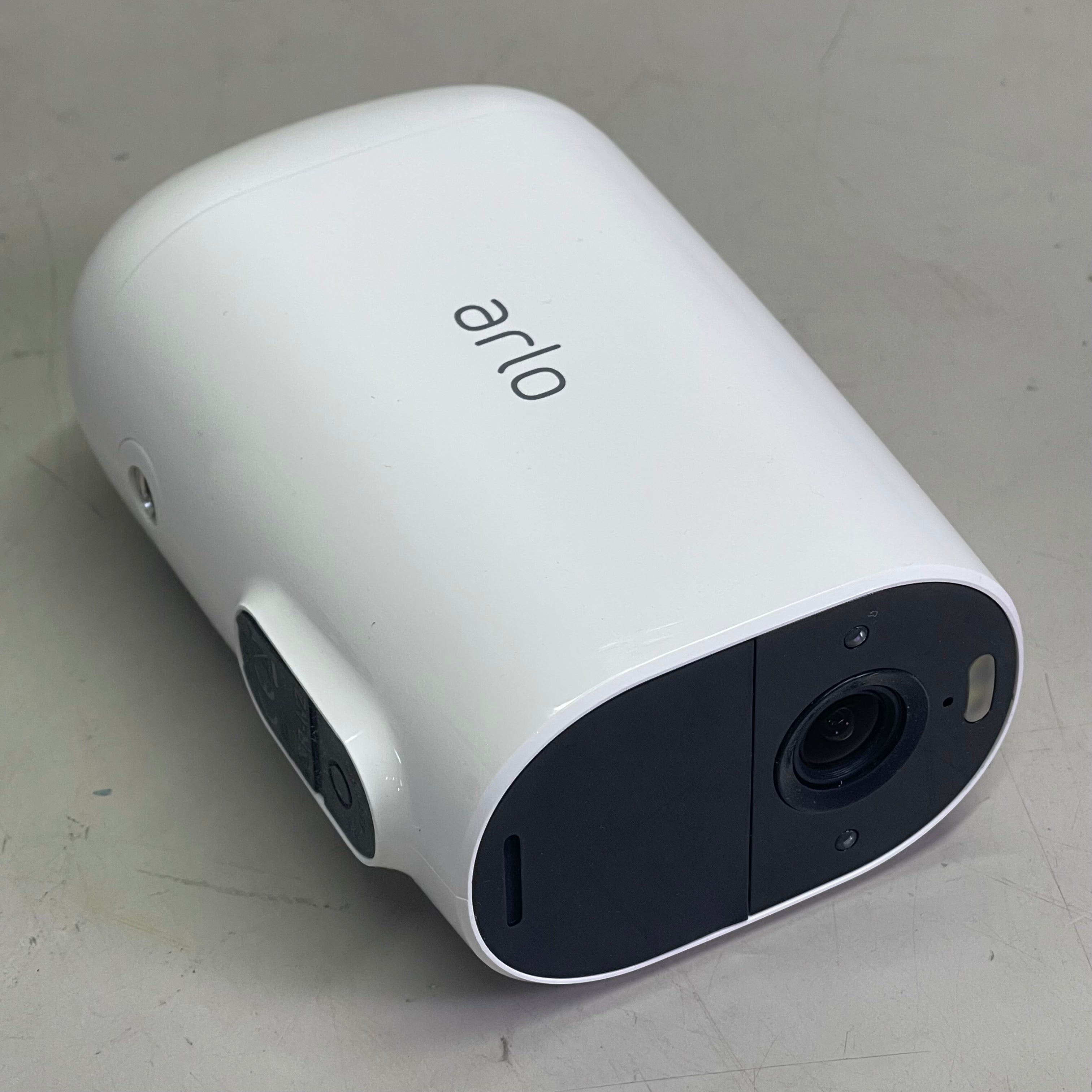 ARLO Essential XL Spotlight Camera 130° FOV White VMC2032W-100NAS (Pre-Owned)