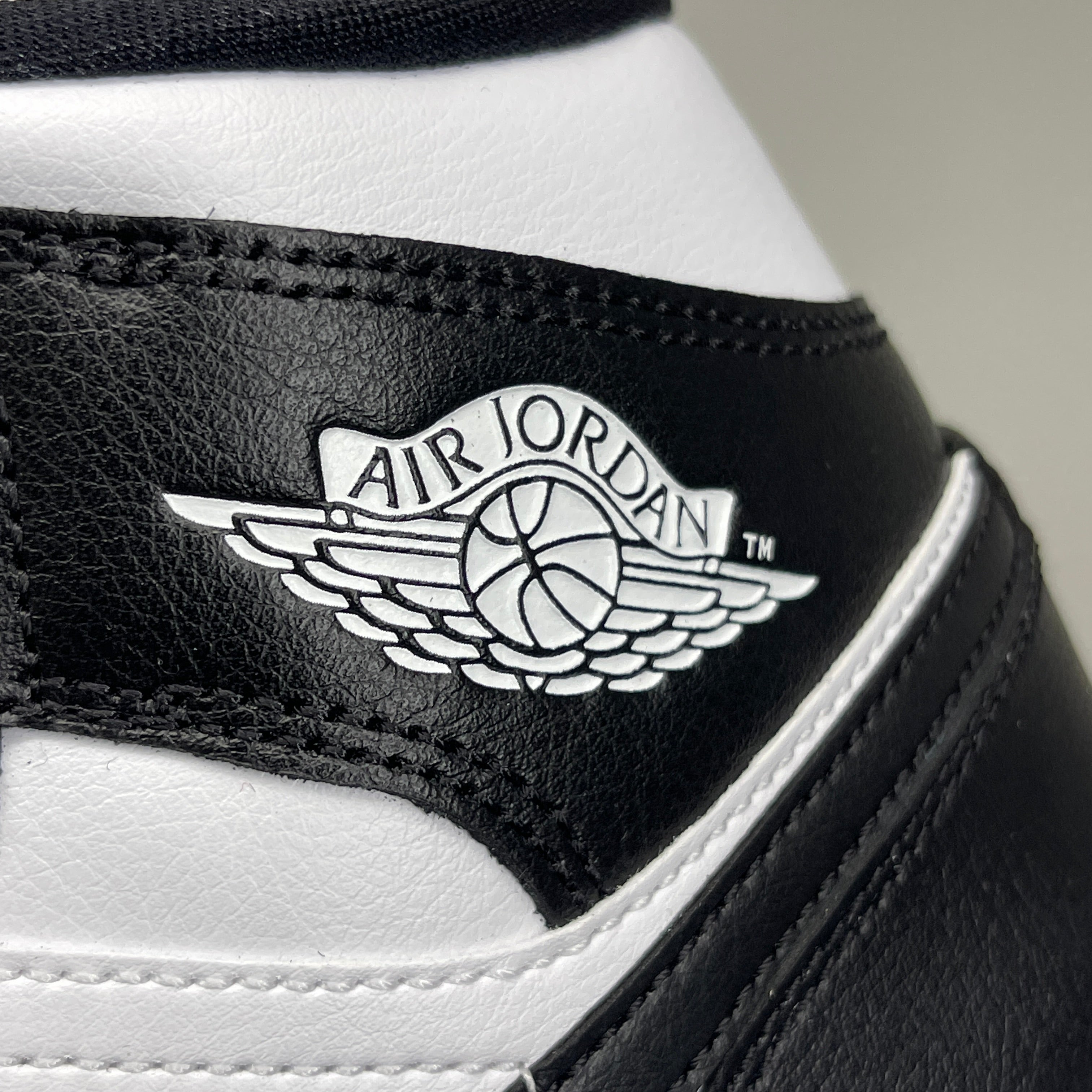 NIKE AIR JORDAN 1 Mid Panda Shoe Women's Sz 9.5 Black / White DV0991-101 (New)