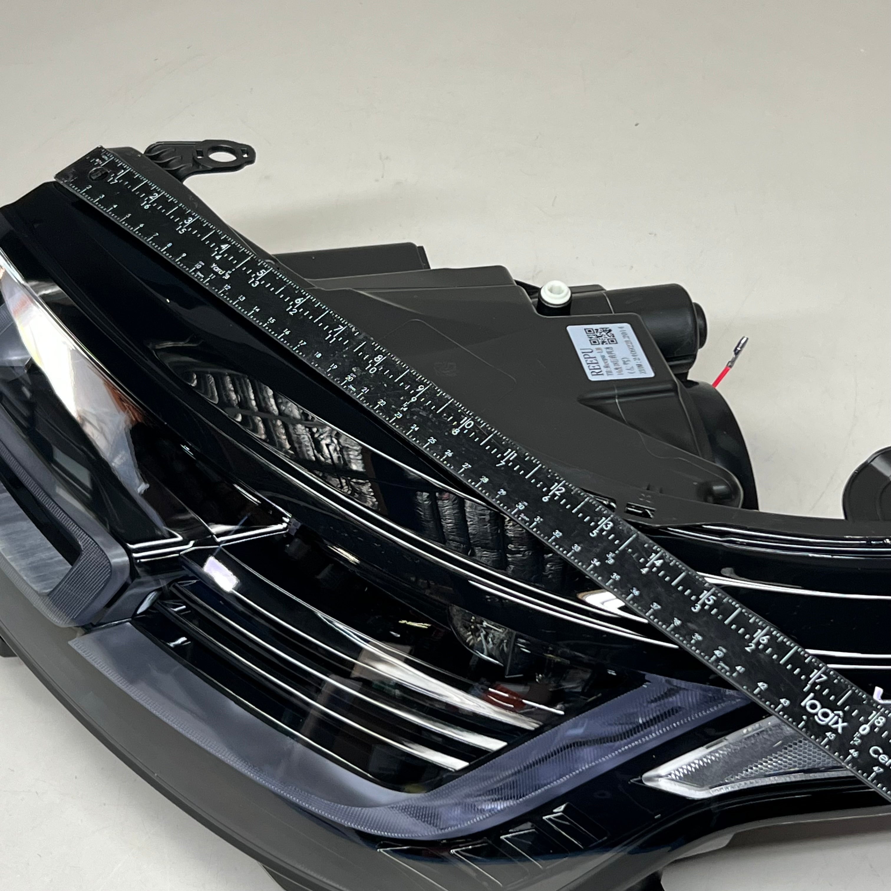 REEPU (2 Pcs) Car Headlights Sz 17" L x 10" H Black