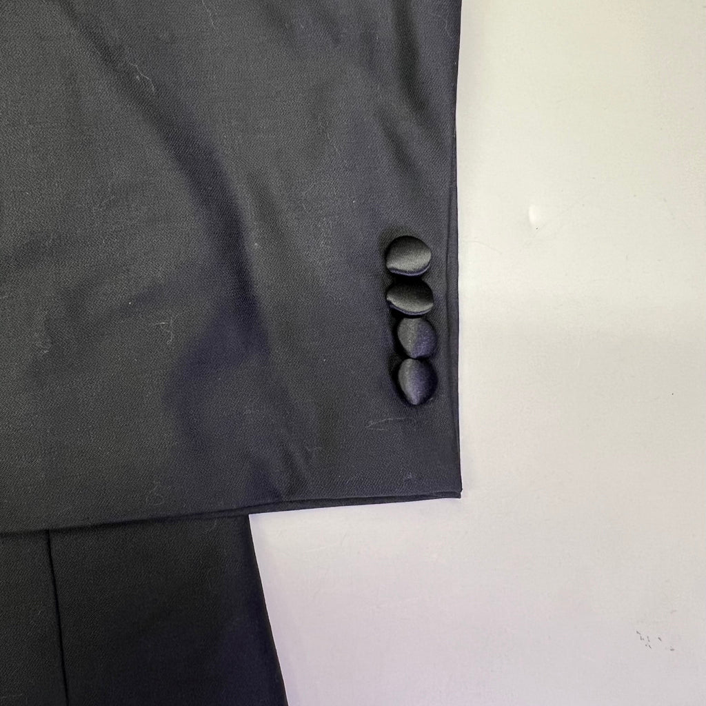 JOS A BANK Tailored Fit Button Up Suit Set  17 1/2-84 Black & White
