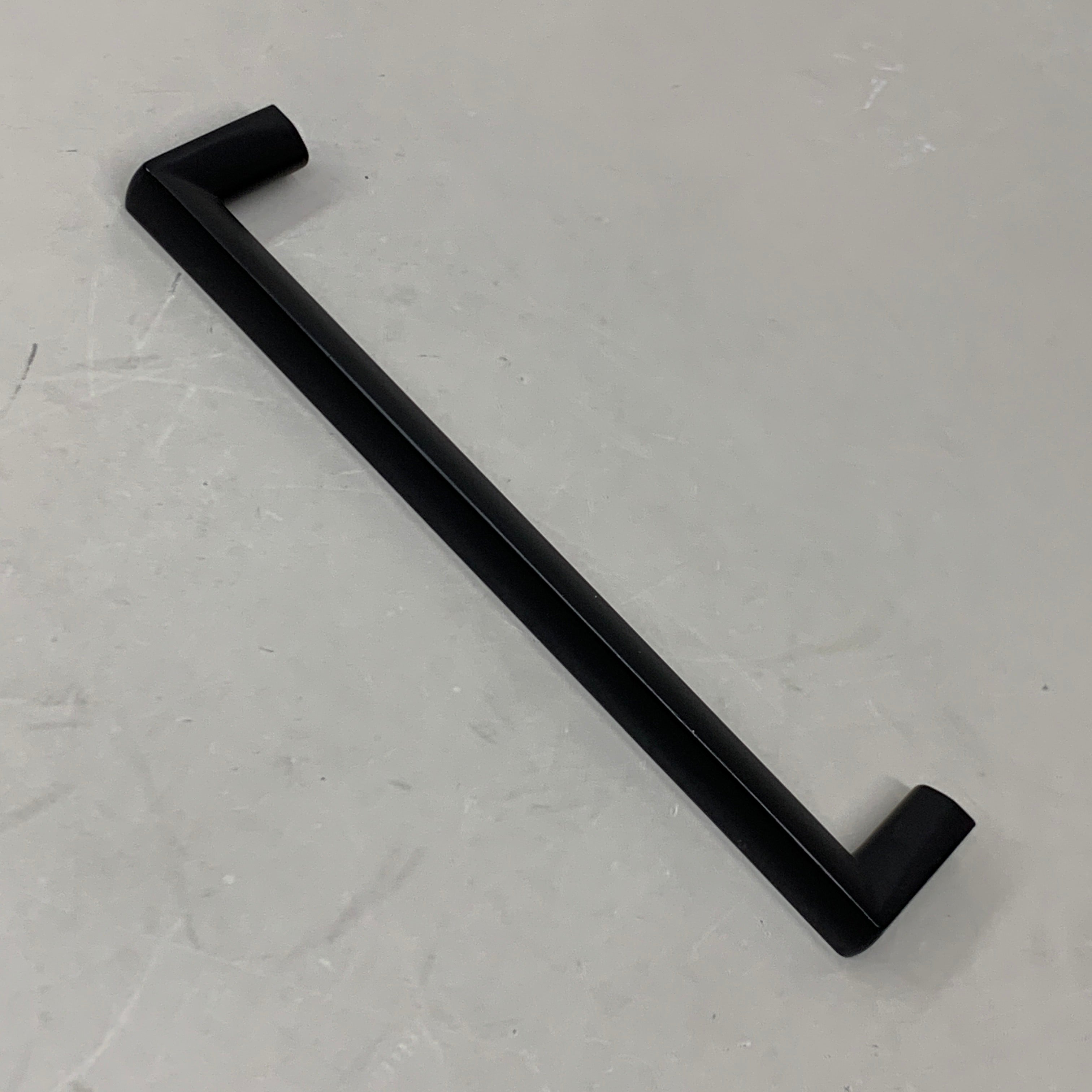 BERENSON (10 PACK) Metro 160mm CC Matte Black Pull Zinc 4121-1055-P