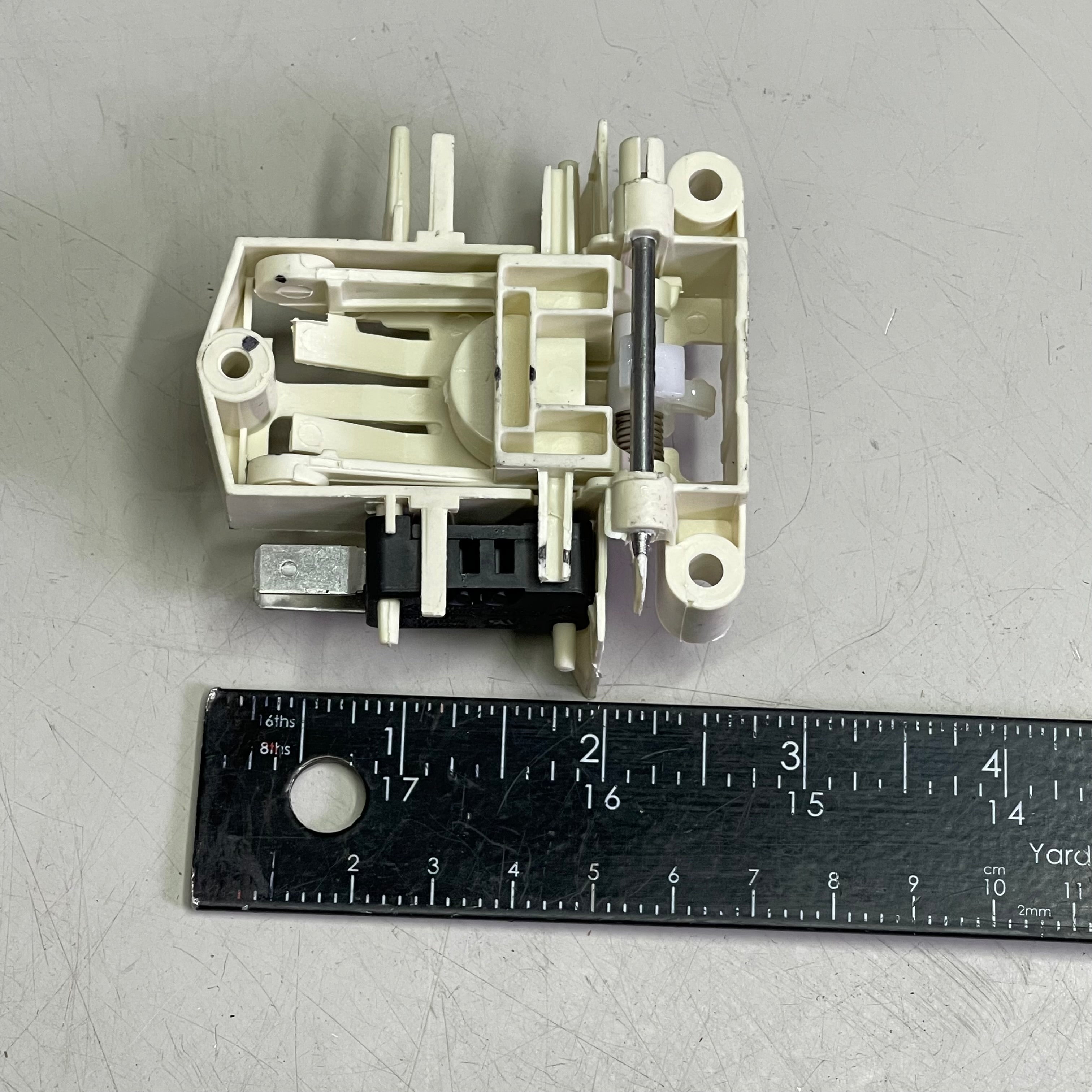 MIDEA Replacement Dishwasher Door Switch Genuine OEM Part 2.5" x 2.5" x 1.5" White 17476000012184
