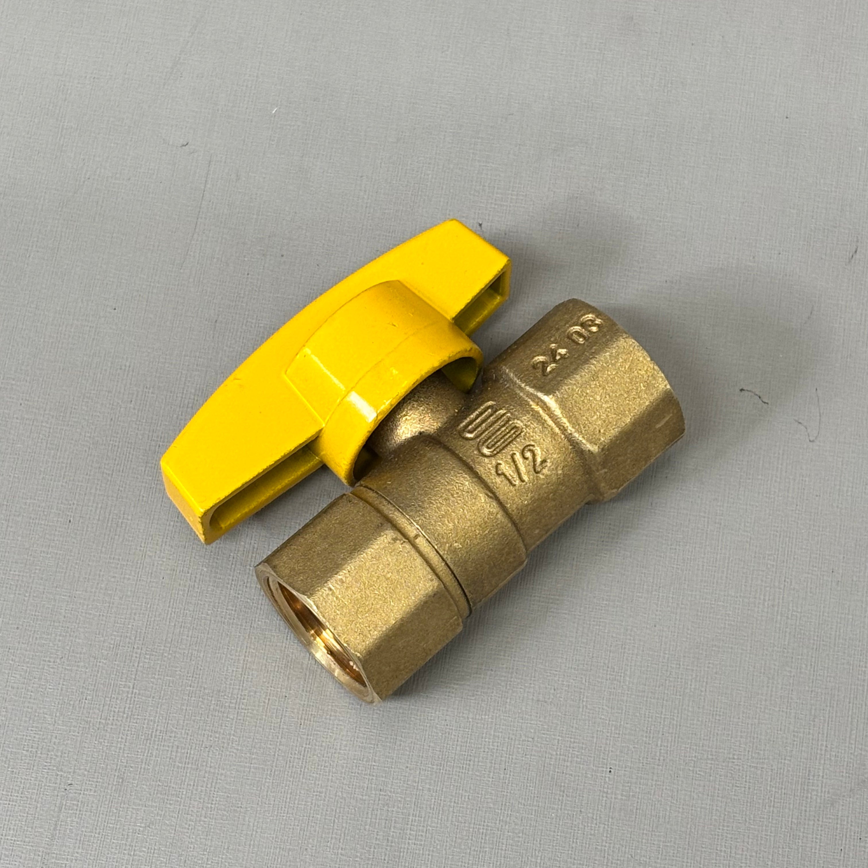 BRASS CRAFT (2 PACK) Italian Made Gas Ball Valve Brass 1/2" FIP X 1/2" FIP TBV8