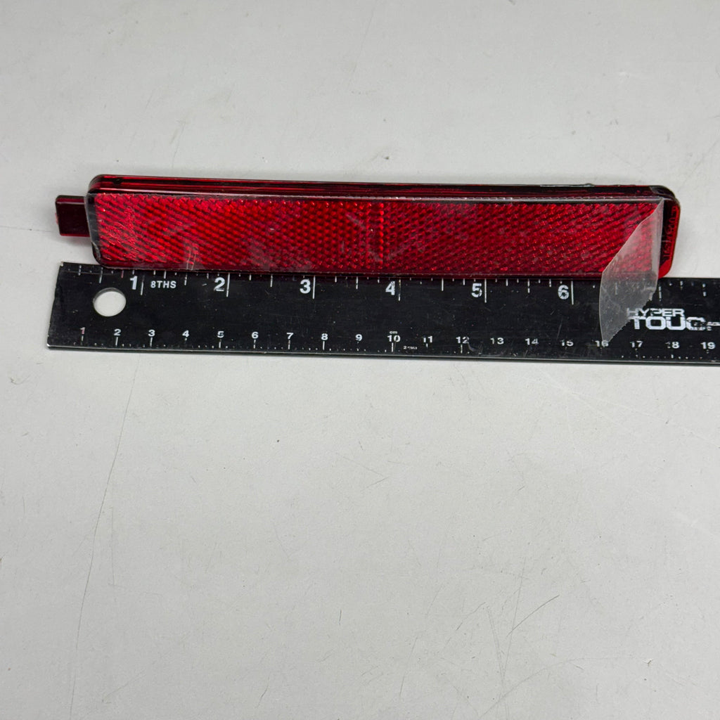 HONDA GM GENUINE PARTS REAR BUMPER COVER REFLECTOR 25805313