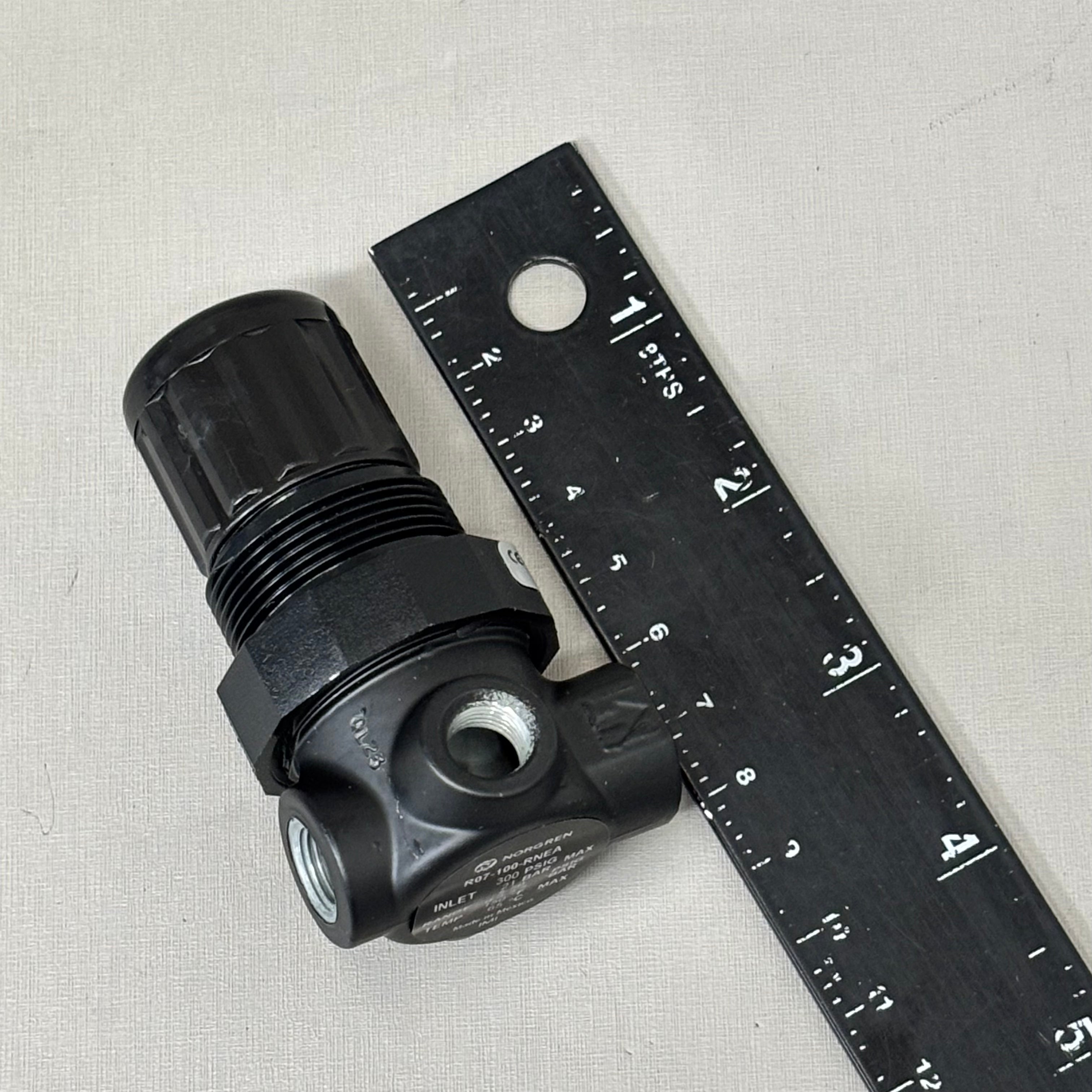 NORGREN Compressed Air Regulator 1/8" NPT 300 Max Psi Miniature R07-100-RNEA
