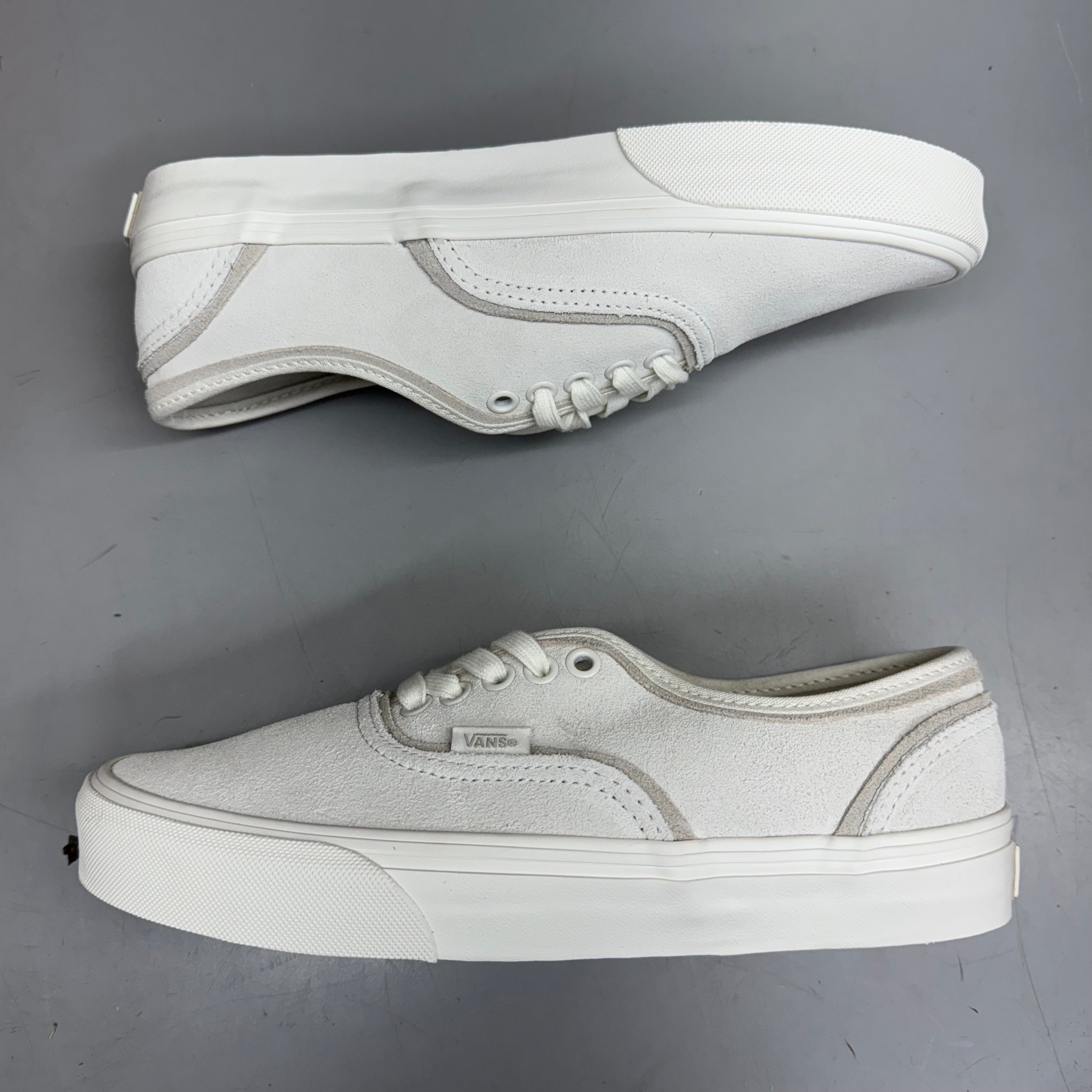 VANS Authentic Sliver Sneakers Shoes Mens's Sz 11.5 White/White VN000D6DWWW